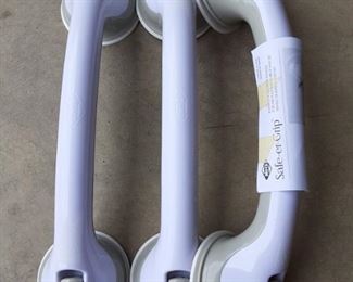 Suction cup support handles for the shower or bathtub