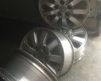 Hubcaps from 2008 Honda Odyssey minivan