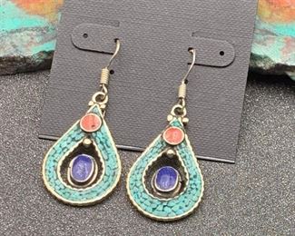 Silver and brass earrings from Tibet with turquoise, coral and lapis
