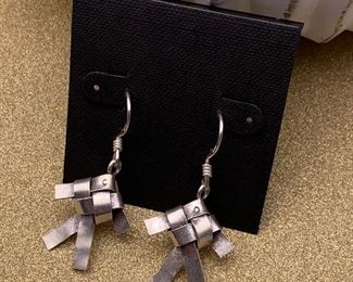 Fine silver fish dangle earrings from Thailand