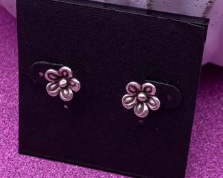 Fine silver floral post earrings from Thailand