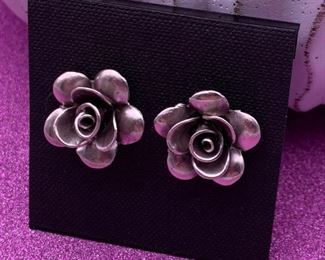 Fine silver floral post earrings from Thailand