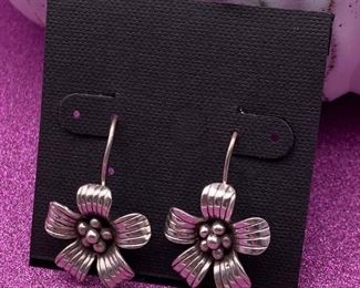 Fine silver floral earrings from Thailand