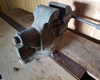 Large vintage vise