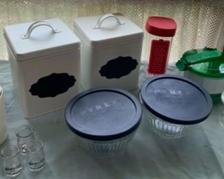 CLEARANCE !  $5.00 now, was  $20.00......Canisters and Containers Lot (A18)