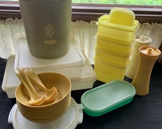 HALF OFF !  $10.00 now, was  $20.00......Tupperware Lot (A96)