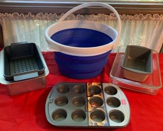 HALF OFF !  $4.00 now, was $12.00......Collapsing Bucket, Muffin Tins and more (A112)