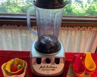 HALF OFF !  $4.00  now, was $16.00......Blender, Egg Cookers and more (A110)