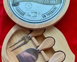 $12.00......Cheese Server, New with Box (A113)