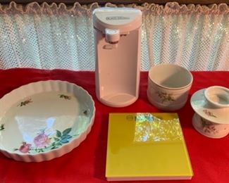 HALF OFF !  $4.00 now, was $14.00......Food Scale New with Box, Butter Server, Can opener and more (A111)