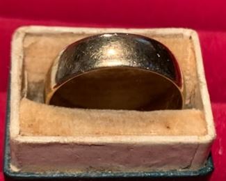 $150.00.......18k Gold Ring, size 10.5