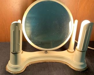 $30.00.......Vintage Electric Vanity Mirror, still works!  (A315)