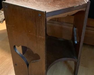 CLEARANCE !  $4.00 now, was $16.00.......Small Primitive Table, 18" tall (A280)