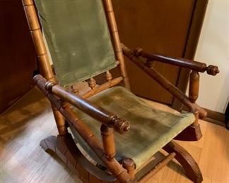 CLEARANCE!  $6.00 now, was $25.00.......Antique Gliding Rocker (A279)