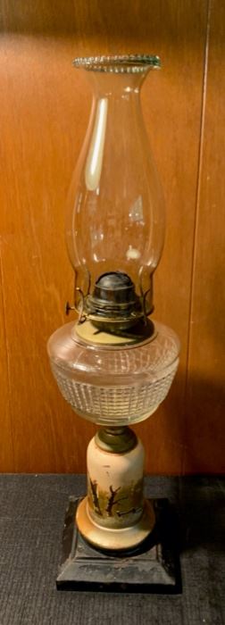 HALF OFF !  $12.50 now, was $25.00........Antique Oil Lamp, 20 1/2" tall (A244)