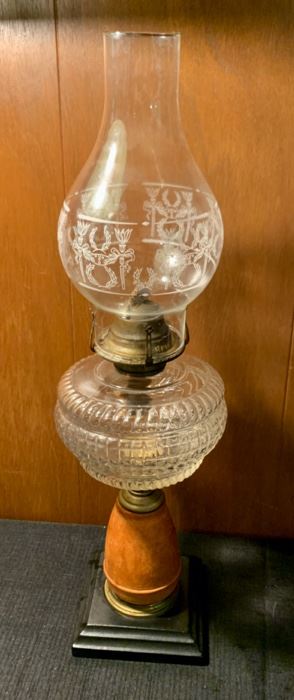 HALF OFF !  $10.00 now, was $20.00........Antique Oil Lamp 21" tall (A245)