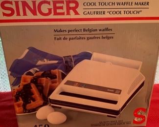 HALF OFF !  $4.00 now, was $12.00.........Singer Waffle maker (A237)