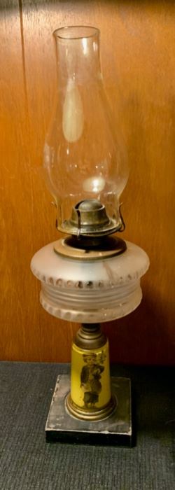 HALF OFF !  $12.50 now, was $25.00........Antique Oil Lamp, 20" (A235)