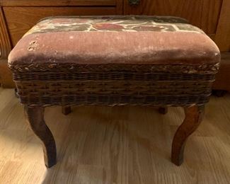 REDUCED!  $9.00 now, was $12.00........Wicker Footstool, 16" x 11", 12" tall (A215)