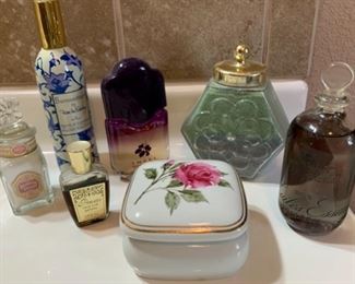 REDUCED!  $4.00 now, was $16.00........Perfumes and Rose China Box(AA5)