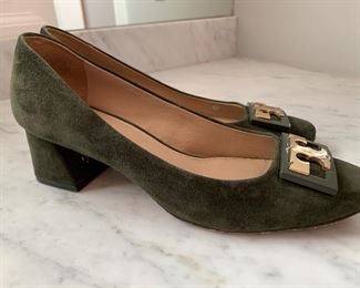 $80 - DESIGNER Tory Burch Green Suede Embellished Heels - Size 9 