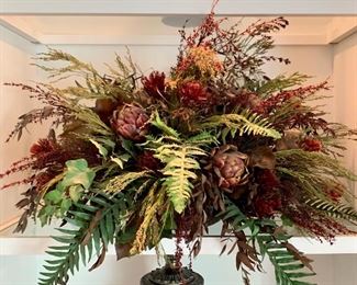 $100 - BEAUTIFUL Floral Arrangement #12 - Measures 30” wide x 16” tall