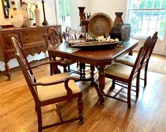 $300 - Vintage Dining Table with 6 Chairs (Includes 2 Leaves) - Table measures 60” x 44”