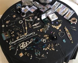 The Round Table of Jewelry