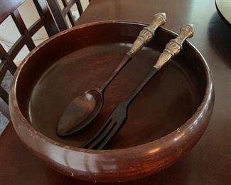 Salad bowl and utensils