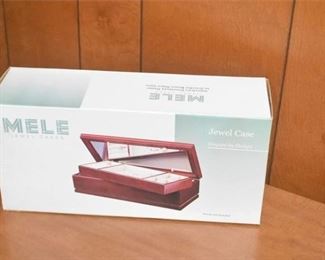 153. Mele Jewel Case