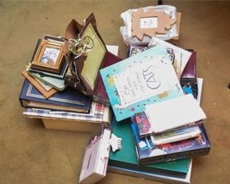 161. Group Lot of Miscellaneous Cat Related Items