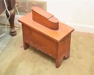 195. Vintage Shoe Shine Box