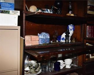 210. Group Lot of Decorative Items