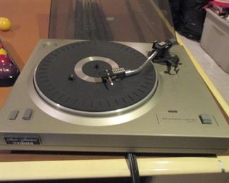 Fisher MT-6117 Semiautomatic Turntable 33 45 Stereo Record Player Japan ST-10J