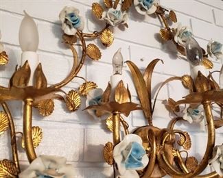 Pretty metal flowers large sconce