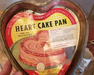 I love this heart pan..I found the liner in with the recipes!