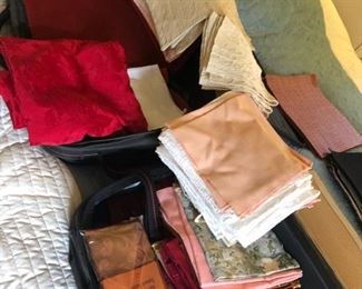 Linens & tablecloths