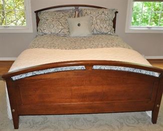 GREAT FRONT VIEW OF THE ETHAN ALLEN ELEMENTS QUEEN SIZE HEADBOARD, FOOT BOARD, 2 SIDE RAILS, 4 SLATS ALL OF MAPLE AND SELECT HARDWOOD. OUR PRICE $475.00
