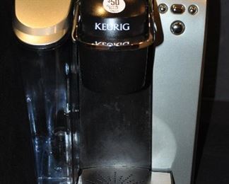 KEURIG B70 COFFEE MAKER. OUR PRICE $50.00