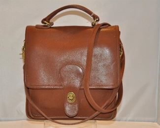 VINTAGE TAN/CARMEL LEATHER COACH WILLIS TURNLOCK STATION SHOULDER BAG IN EXCELLENT CONDITION, 9"W X 10"H X 2"D. OUR PRICE $75.00