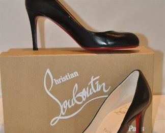 BLACK SIMPLE 85 CHRISTIAN LOUBOUTIN PUMP IN EXCELLENT CONDITION. SIZE 37.5 WITH BOX. ORIGINAL PRICE $650.00. OUR PRICE $325.00