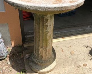 LARGE BIRDBATH
