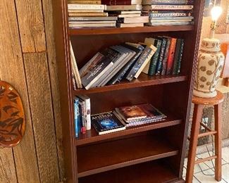 Great looking small bookcase 