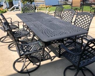 Hanamint Extension Table w/ 8 chairs "Berkshire" 