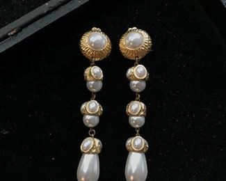 Clara Studio Statement Clips!