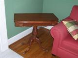 Folding rotating table