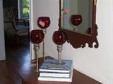 Graduated red globes