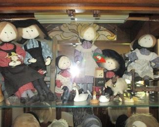 TONS of P. Buckley Moss Amish Dolls,