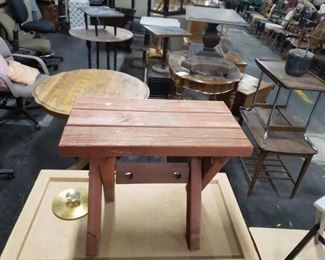 Vintage Solid Red Wood Bench 18.5"W x 11"D x 16"H $25  