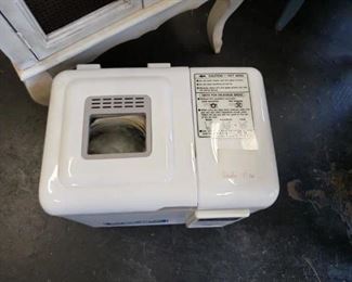 ToastMaster Model# 1152U Automatic Breadmaker with Manual Etc. $50